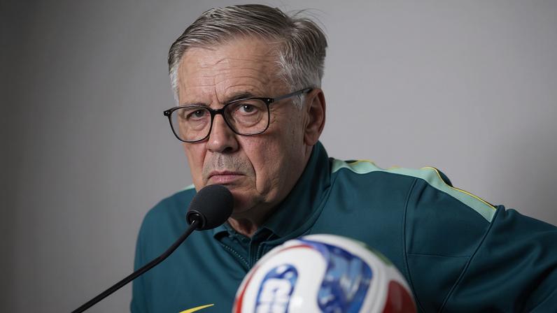 O técnico Carlos Ancelotti, da seleção brasileira, durante entrevista na véspera do jogo contra Marrocos