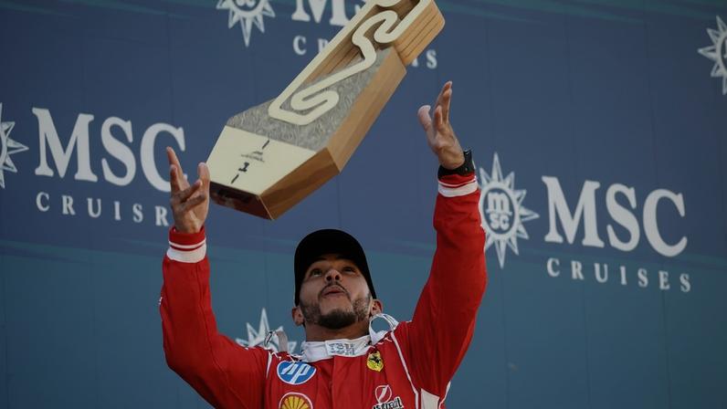 Lewis Hamilton comemora título do G1 de Barcelona-Catalunha