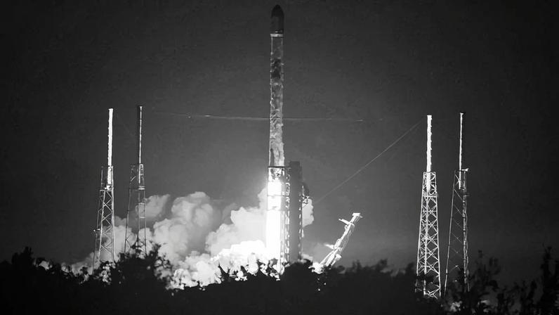 Lançamento do foguete Falcon 9, da SpaceX, em Cabo Canaveral, no estado da Flórida (EUA)