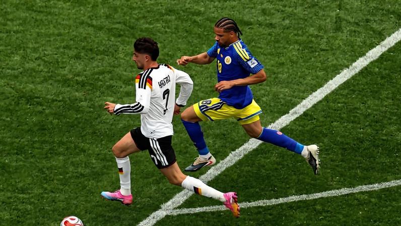 Kai Havertz, da Alemanha, e Armando Obispo, de Curaçao, em confronto do grupo E na Copa do Mundo 2026