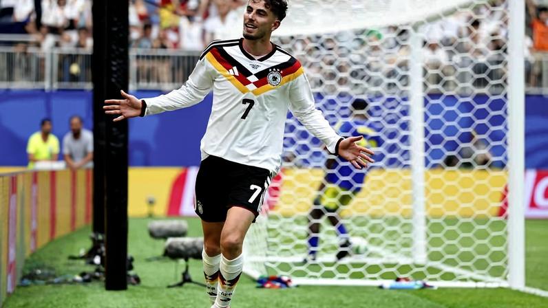 Atacante Havertz comemora um dos seus dois gols na goleada por 7 a 1 da Alemanha sobre Curaçao, em Houston (EUA)