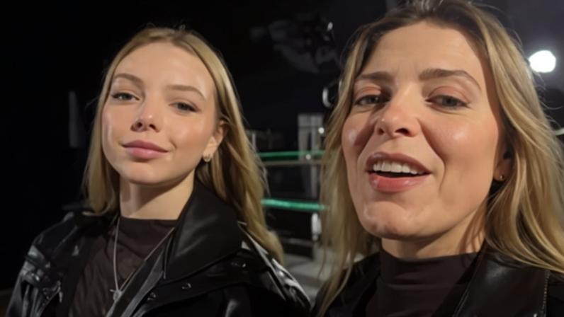 Brenda Scherer e Sheila Mello durante show de Matuê