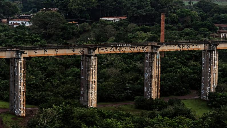 Ponte do Esqueleto, localizada em área rural na divisa entre Limeira e Cordeirópolis