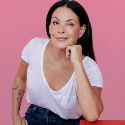 Carolina Ferraz rebate ataques sobre idade: não faço de conta que tenho 20 anos