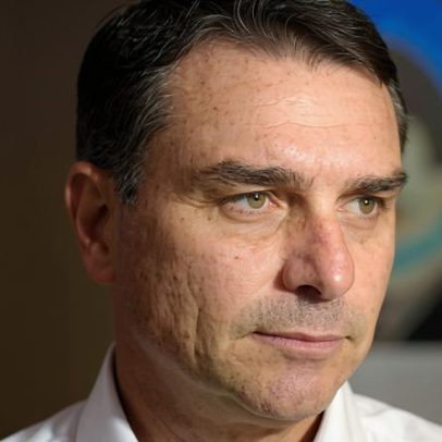 Lula amplia vantagem e venceria Flávio Bolsonaro no 2º turno, 49% a 37%
