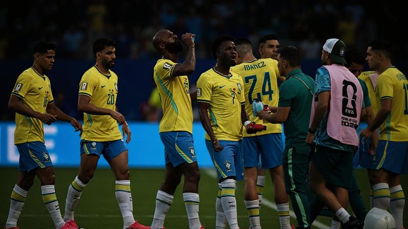 Pausa para hidratação no jogo entre Brasil e Marrocos, em East Rutherford, na primeira rodada da Copa do Mundo