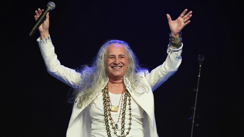 Maria Bethânia em apresentação na turnê do cantor Chico Chico, no Rio
