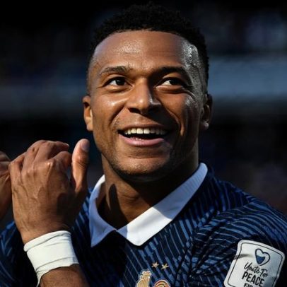 Mbappé marca e França vence na estreia da Copa do Mundo