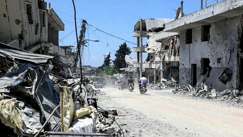 Prédios destruídos por ataques israelenses na vila de Srifa, no sul do Líbano