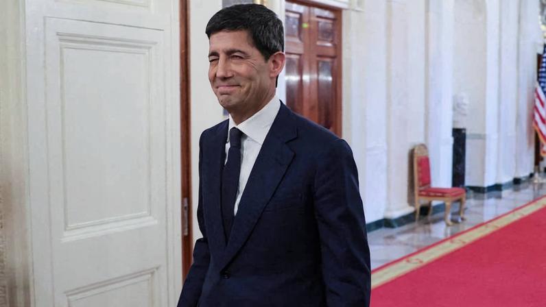 Kevin Warsh chega para cerimônia de posse como presidente do Federal Reserve