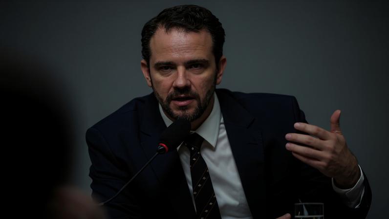 O ministro da Fazenda, Dario Durigan, em audiência na Câmara dos Deputados