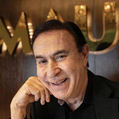 Amaury Jr., pioneiro do colunismo social, retorna à TV nos EUA