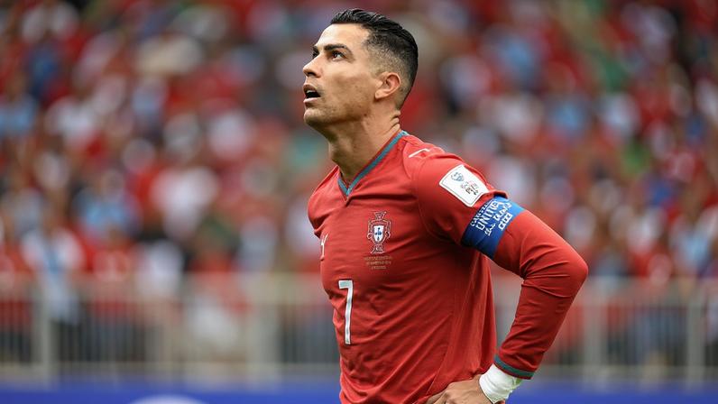 Cristiano Ronaldo lamenta uma das chances perdidas na partida