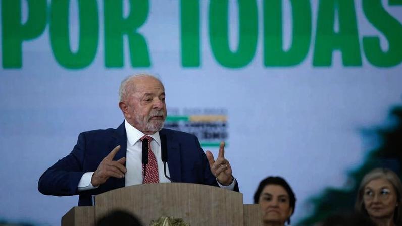 Lula discursa em cerimônia, em Brasília, dos cem dias do Pacto Nacional contra o Feminicídio