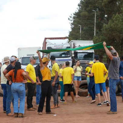 Câmara aprova anistia a caminhoneiros que bloquearam após derrota de Bolsonaro