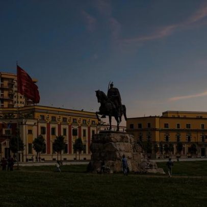 Tirana amplia turismo após décadas de ditadura na Albânia