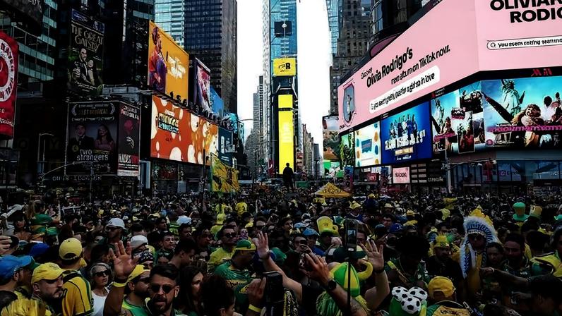 Entrada em campo das seleções do Iraque e da Noruega para a partida de estreia de ambas na Copa do Mundo de 2026, no Estádio de Boston, nos Estados Unidos