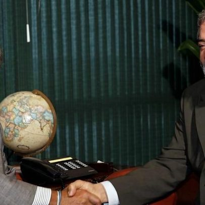 Influente no PT e aliado de Lula vira alvo fácil para adversários