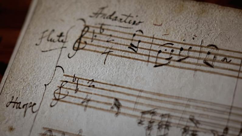 Detalhe do fragmento original do caderno de música manuscrito de Mozart na Biblioteca Richelieu em Paris