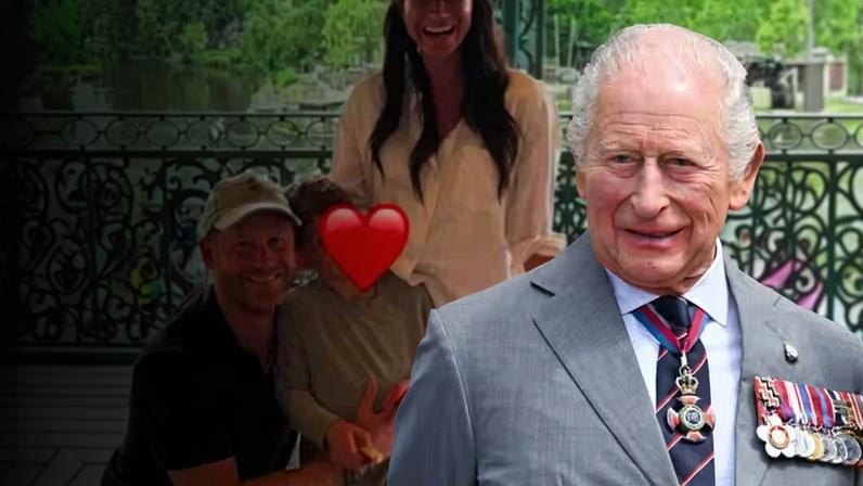 O Príncipe Harry com a família; o Rei Charles III — Foto: Getty Images