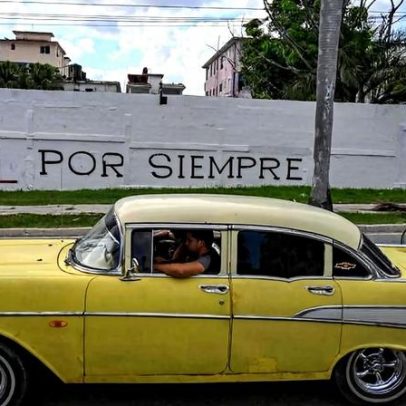 Cuba aprova maior pacote de reformas desde 1959, transição deve ser lenta