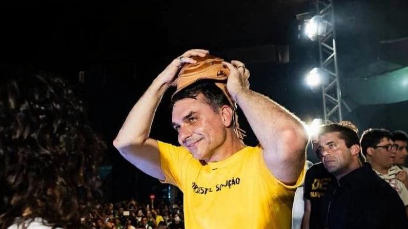 Flávio Bolsonaro em pré-campanha à Presidência da República