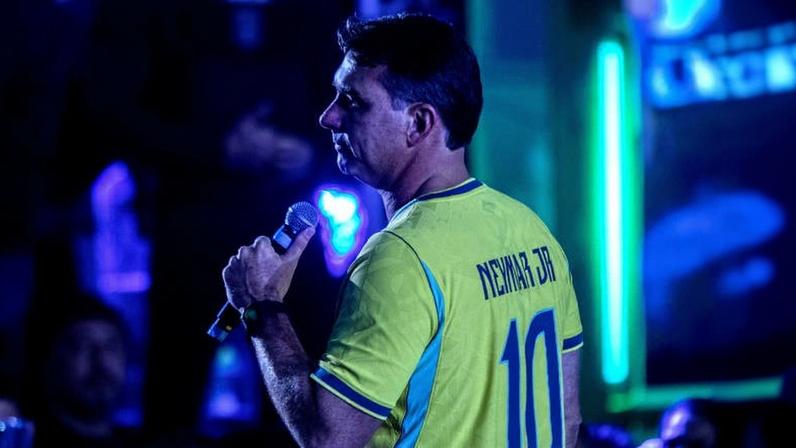 Neymar treina junto com os companheiros pela primeira vez nos EUA