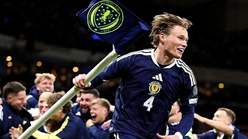 Jogadores da Escócia comemoraram a classificação para a Copa do Mundo de 2026 após a vitória sobre a Dinamarca, em Hampden Park, em novembro; a última classificação da Escócia para uma Copa do Mundo havia sido em 1998