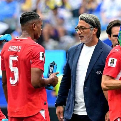 Pausa para hidratação no futebol: efeito no desempenho em debate