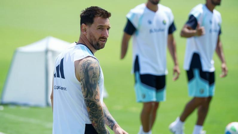 Lionel Messi durante treino da seleção argentina em Kansas City