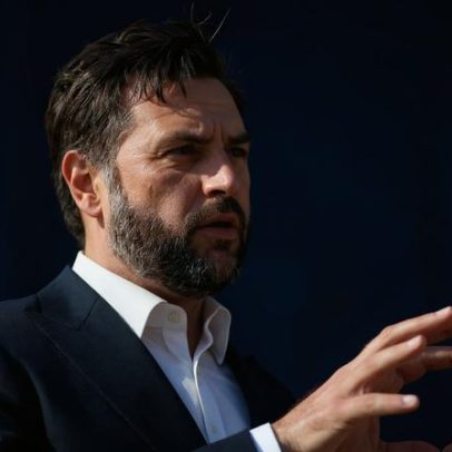 Vice-presidente dos EUA J. D. Vance chega à Suíça para tratar do Irã
