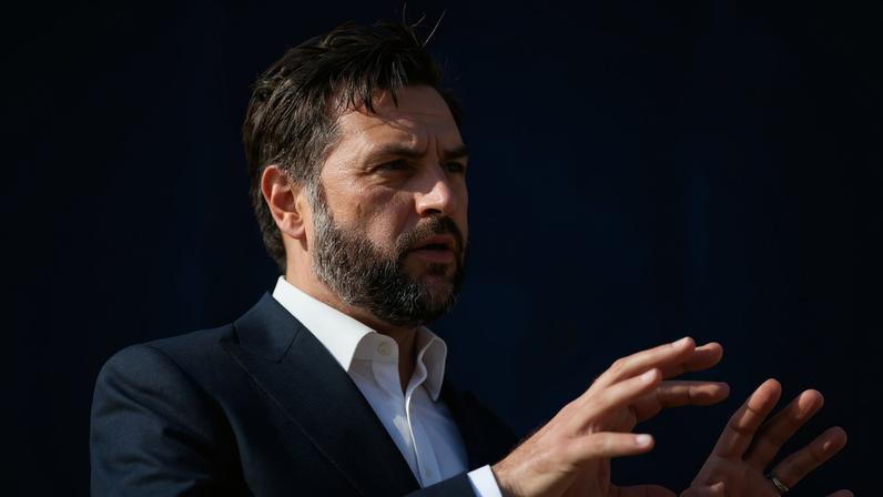 O vice-presidente dos Estados Unidos JD Vance chegou neste domingo (21) à Suíça para tratativas com o Irã sobre um acordo para o fim da guerra no Oriente Médio.