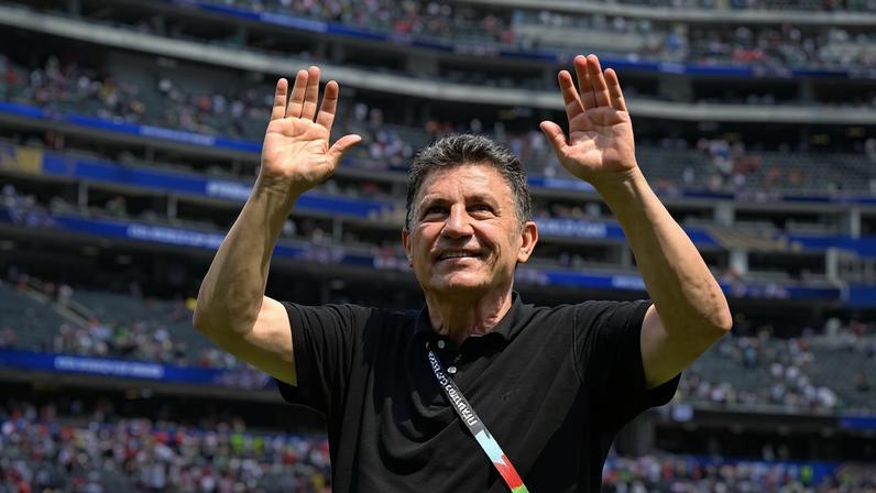 O técnico da seleção do Irã Amir Ghalenoei após empate com a Bélgica no segundo jogo da Copa do Mundo