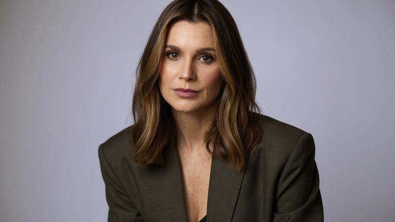 Em post que viralizou, a apresentadora Rafa Brites falou sobre a diferença de tempo que mulheres e homens gastam com tratamentos de beleza