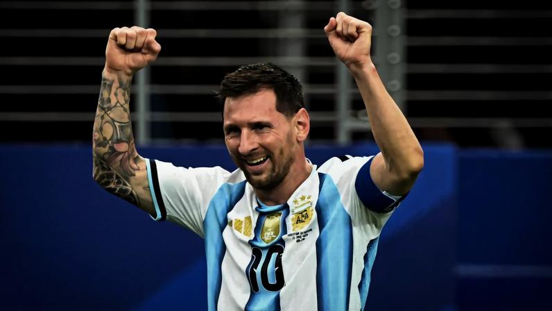 Lionel Messi celebra o segundo gol marcado contra a Áustria, nesta segunda-feira (22); o craque chegou a 18 tentos marcados em Copas do Mundo e superou Miroslav Klose, com 16.