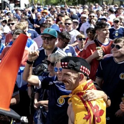 Escoceses dominam Little Havana antes de jogo contra o Brasil em Miami