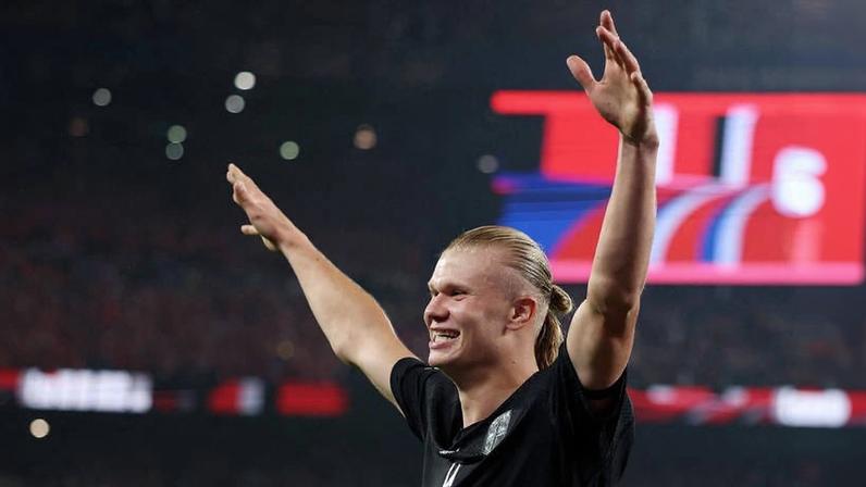 Haaland comemora seu segundo gol contra o Senegal, no estádio MetLife, em Nova Jersey