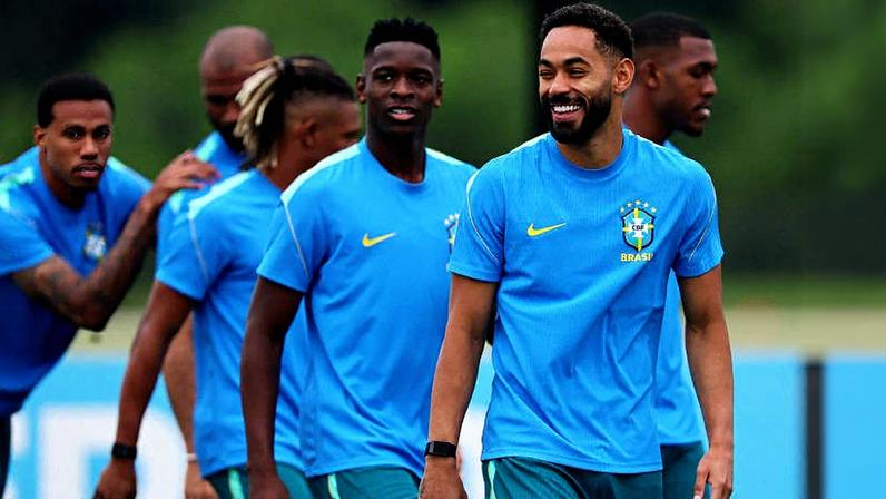 Com Matheus Cunha em primeiro plano, jogadores do Brasil participam de último treino para o duelo com a Escócia