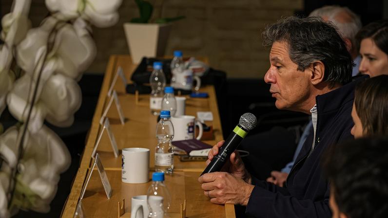 Fernando Haddad participa de seminário na PUC-SP sobre "Desenvolvimento, Democracia e Mudança Estrutural: Diálogos sobre um Projeto Nacional de Desenvolvimento para o Brasil", realizado no TUCA, em São Paulo