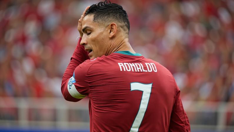 Cristiano Ronaldo em ação contra o Uzbequistão nesta terça-feira