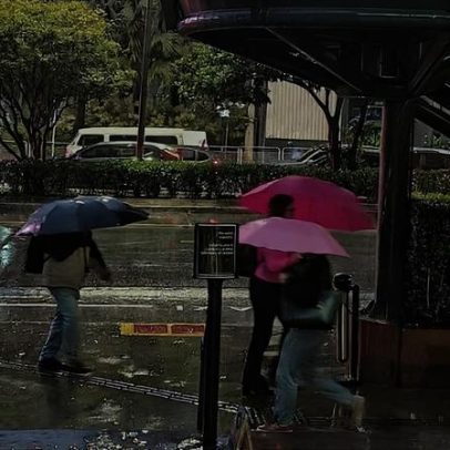 Chuva em SP coloca cidade em alerta por alagamentos; congestionamento chega a mil