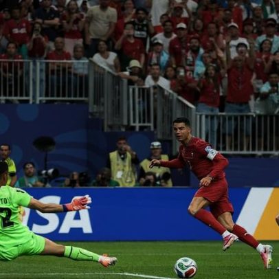 Colômbia se classifica; Portugal goleia; Inglaterra tropeça diante de Gana