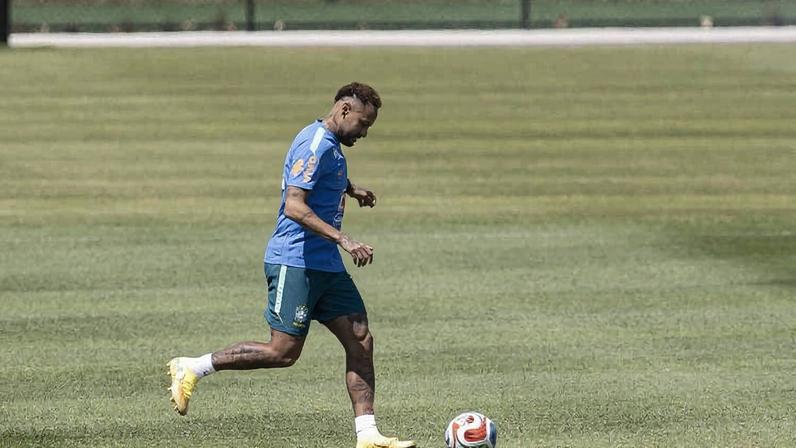 O atacante Neymar, em treino da seleção