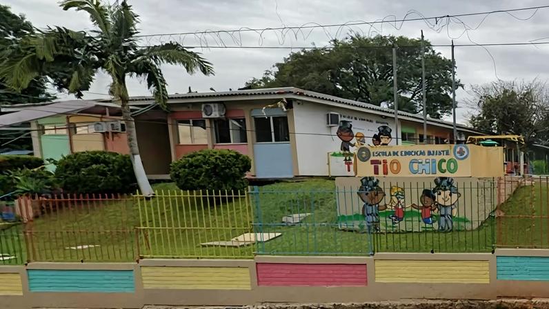 A Escola Tio Chico é mantida pela Brigada Militar de Porto Alegre e recebe filhos dos brigadistas