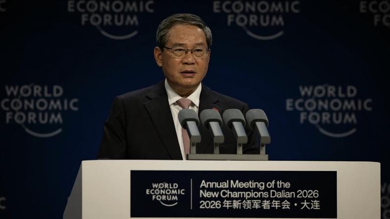 Li Qiang, premiê da China, discursa em evento no Fórum Econômico Mundial