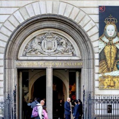 Videoinstalação acusa Churchill pela fome na Índia e sai de Londres
