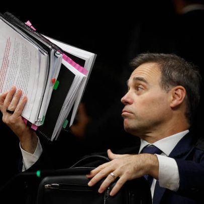 Mendes enfrenta Mendonça no STF; relator vê tentativa de descredibilizar caso
