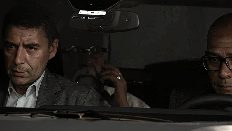 O senador Jaques Wagner deixa o Palácio da Alvorada após se reunir com o presidente Lula nesta quarta (24)