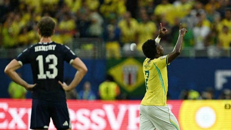 Vinicius Junior comemora gol que foi anulado durante a partida contra a Escócia, no Miami Stadium, nos Estados Unidos