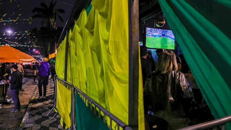 Bares da Vila Madalena cobram até R$ 80 por entrada para jogo do Brasil
